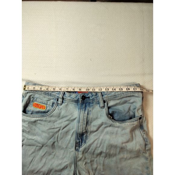 Men's Empyre Jean Shorts. Light Wash. Size 34 - Picture 2 of 8